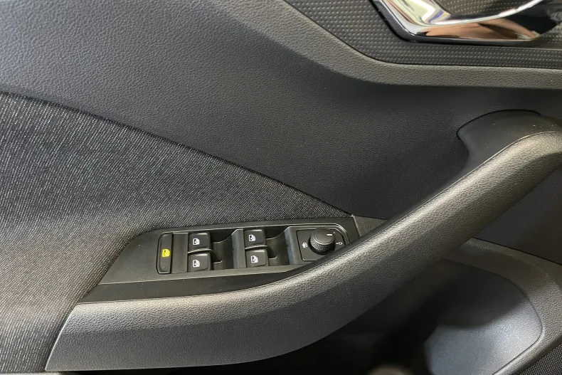 Skoda Kamiq din 2023 cu 26.012 km - oferta SKO104162 - foto 18