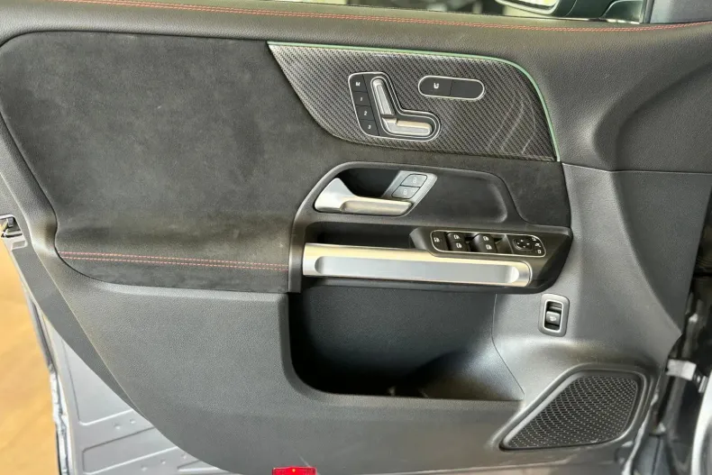 Mercedes-Benz GLB din 2023 cu 8.500 km - oferta MER104212 - foto 13