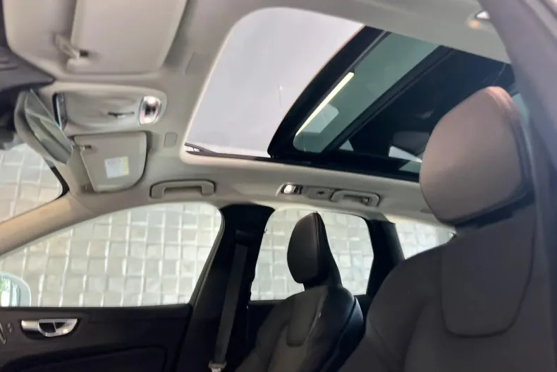 Volvo XC60 din 2021 cu 47.052 km - oferta VOL104306 - foto 24