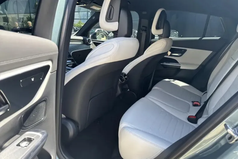 Mercedes-Benz GLC Coupe din 2025 cu 6.000 km - oferta MER104318 - foto 11