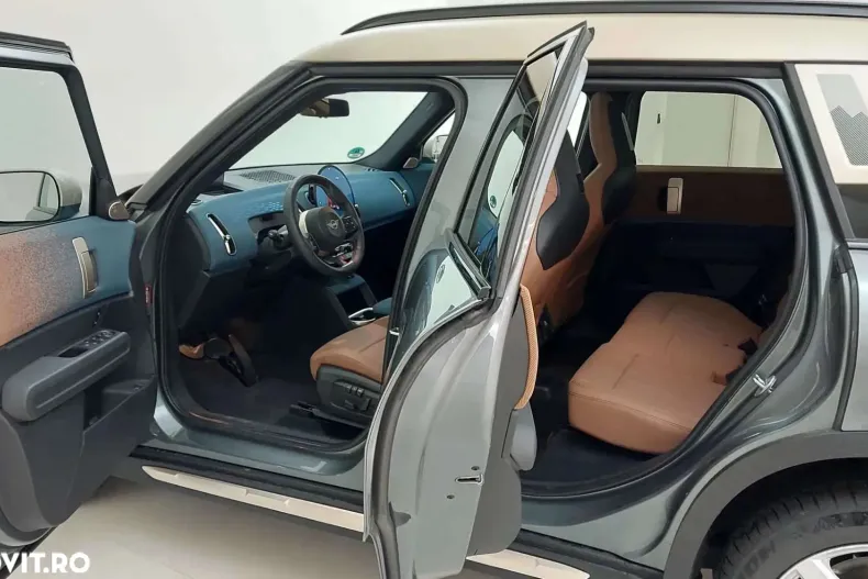 MINI Countryman din 2023 cu 12.714 km - oferta MIN104325 - foto 12