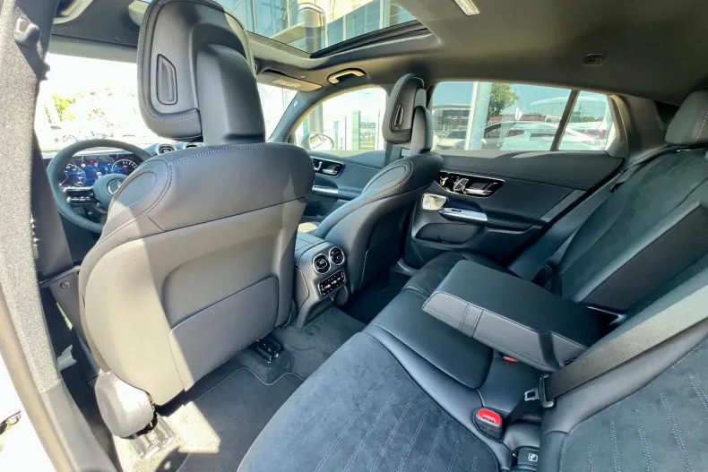 Mercedes-Benz GLC Coupe din 2025 cu 3 km - oferta MER104348 - foto 14