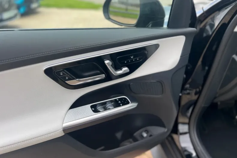 Mercedes-Benz GLC Coupe din 2025 cu 3 km - oferta MER104352 - foto 9