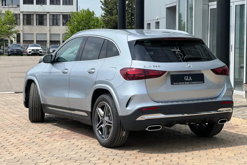 Mercedes-Benz GLA din 2025 cu 3 km - oferta MER104354 - foto 3
