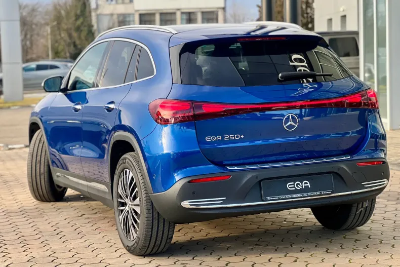 Mercedes-Benz EQA din 2024 cu 3.500 km - oferta MER104356 - foto 3