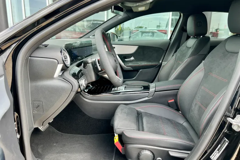 Mercedes-Benz A din 2024 cu 5.000 km - oferta MER104360 - foto 13