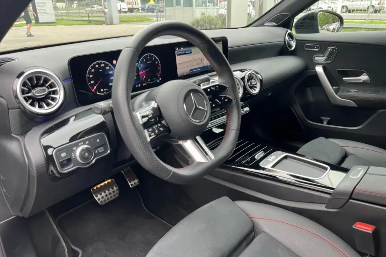 Mercedes-Benz A din 2023 cu 13.277 km - oferta MER104361 - foto 10