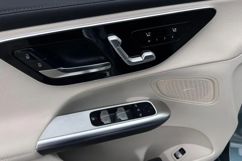 Mercedes-Benz GLC din 2025 cu 10 km - oferta MER104378 - foto 8