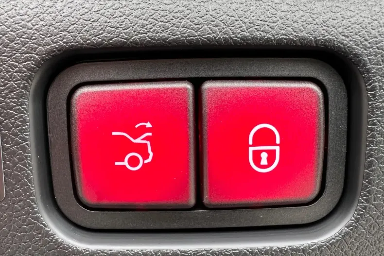 Mercedes-Benz E din 2025 cu 10 km - oferta MER104379 - foto 5