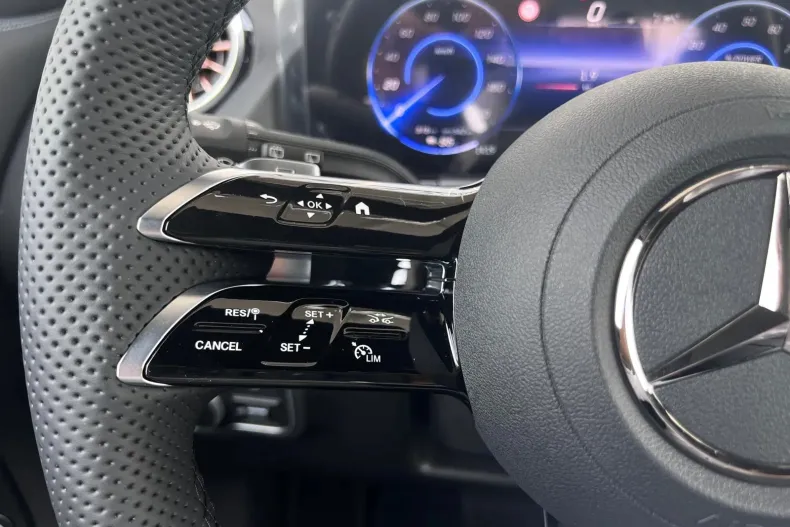 Mercedes-Benz EQA din 2025 cu 10 km - oferta MER104386 - foto 10