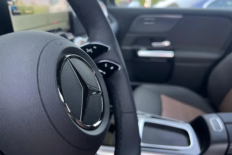 Mercedes-Benz EQA din 2025 cu 10 km - oferta MER104390 - foto 14