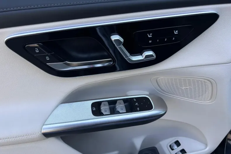 Mercedes-Benz GLC Coupe din 2025 cu 3.300 km - oferta MER104391 - foto 10