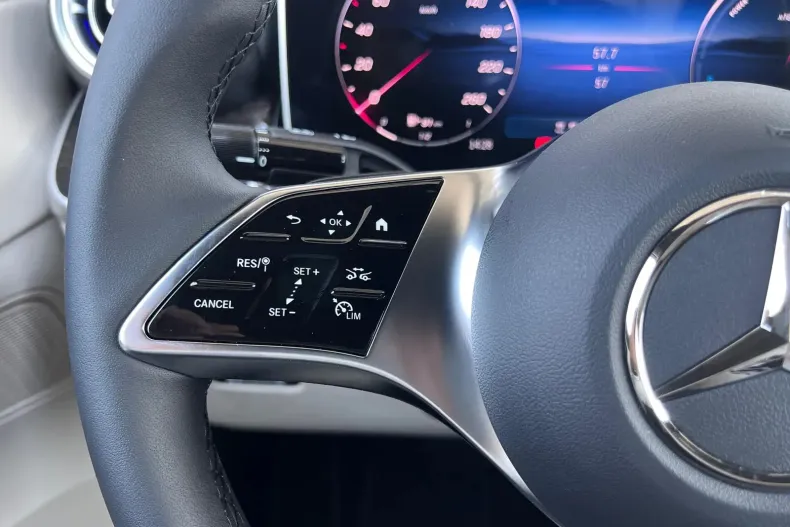 Mercedes-Benz GLC Coupe din 2025 cu 3.300 km - oferta MER104391 - foto 11