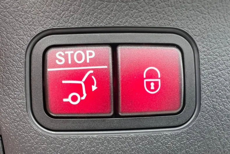 Mercedes-Benz EQA din 2025 cu 5.000 km - oferta MER104392 - foto 5