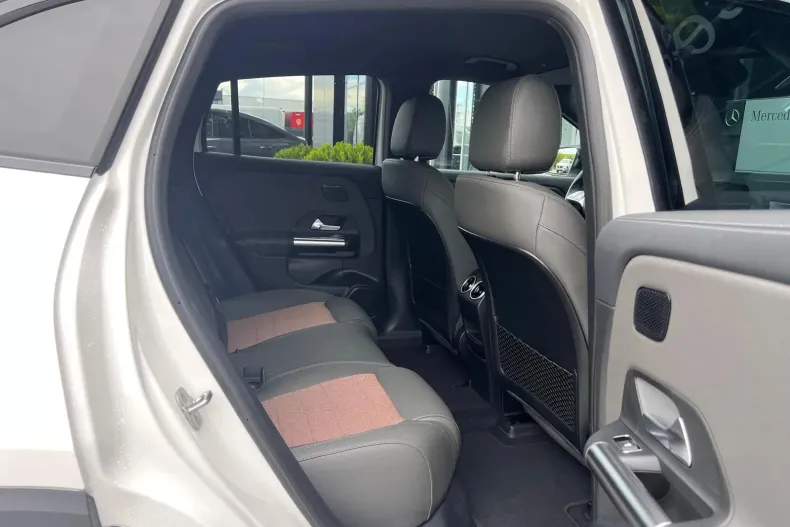 Mercedes-Benz EQA din 2025 cu 5.000 km - oferta MER104392 - foto 8