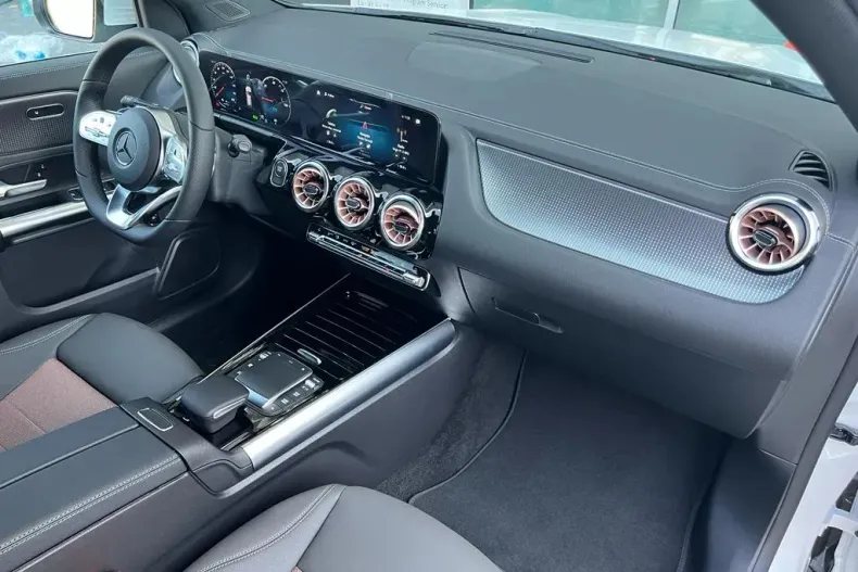 Mercedes-Benz EQA din 2023 cu 11.000 km - oferta MER104398 - foto 7