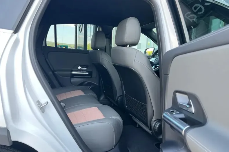 Mercedes-Benz EQA din 2023 cu 11.000 km - oferta MER104398 - foto 9