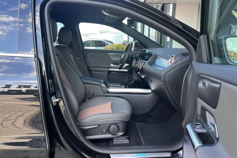 Mercedes-Benz EQA din 2025 cu 3.215 km - oferta MER104400 - foto 6