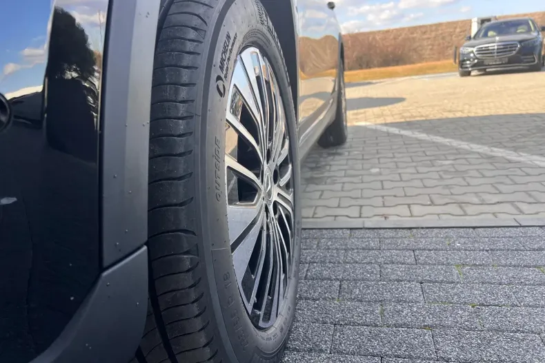 Mercedes-Benz EQA din 2025 cu 3.215 km - oferta MER104400 - foto 14