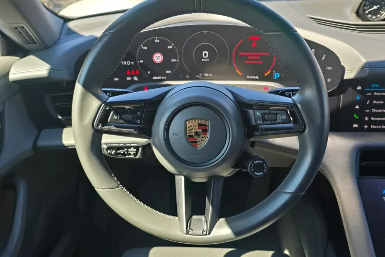 Porsche Taycan din 2023 cu 40.683 km - oferta POR104425 - foto 2