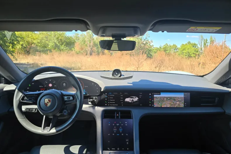 Porsche Taycan din 2023 cu 40.683 km - oferta POR104425 - foto 4