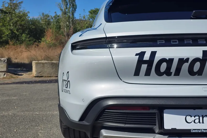 Porsche Taycan din 2023 cu 40.683 km - oferta POR104425 - foto 8