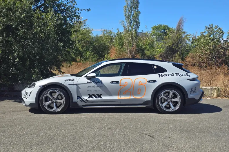 Porsche Taycan din 2023 cu 40.683 km - oferta POR104425 - foto 11