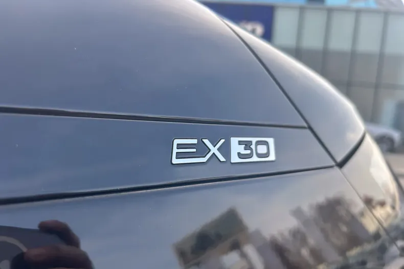 Volvo EX30 din 2023 cu 14.000 km - oferta VOL104436 - foto 12