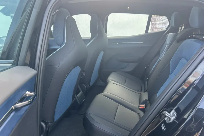 Volvo EX30 din 2023 cu 14.000 km - oferta VOL104436 - foto 13