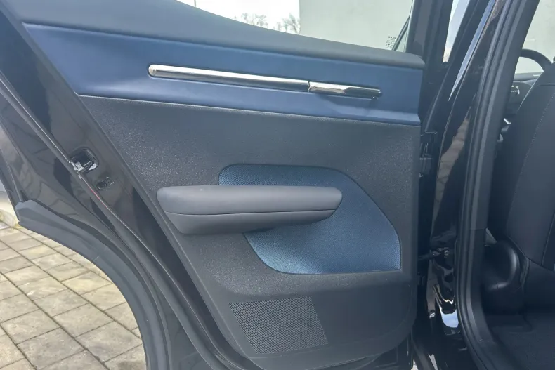 Volvo EX30 din 2023 cu 14.000 km - oferta VOL104436 - foto 14