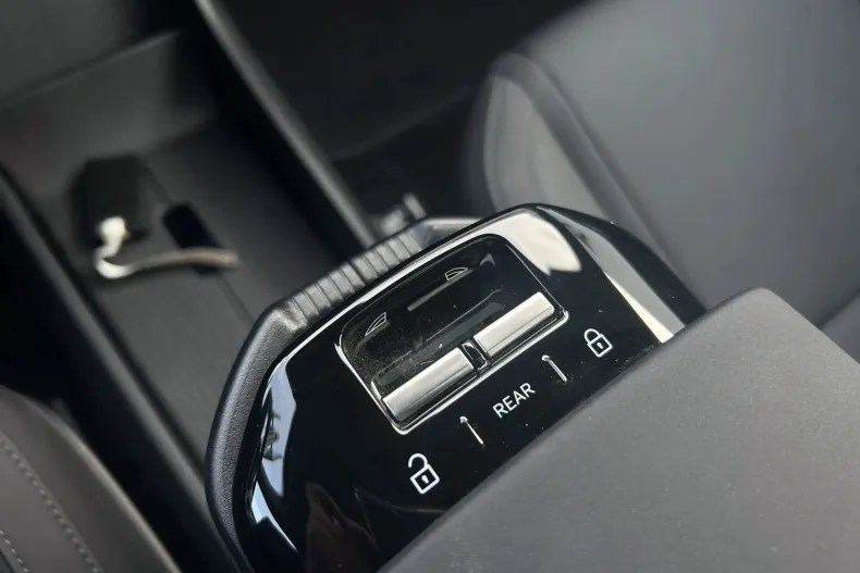 Volvo EX30 din 2023 cu 14.000 km - oferta VOL104436 - foto 24