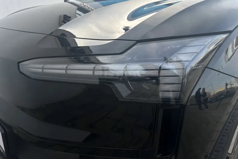 Volvo EX30 din 2023 cu 14.000 km - oferta VOL104436 - foto 27