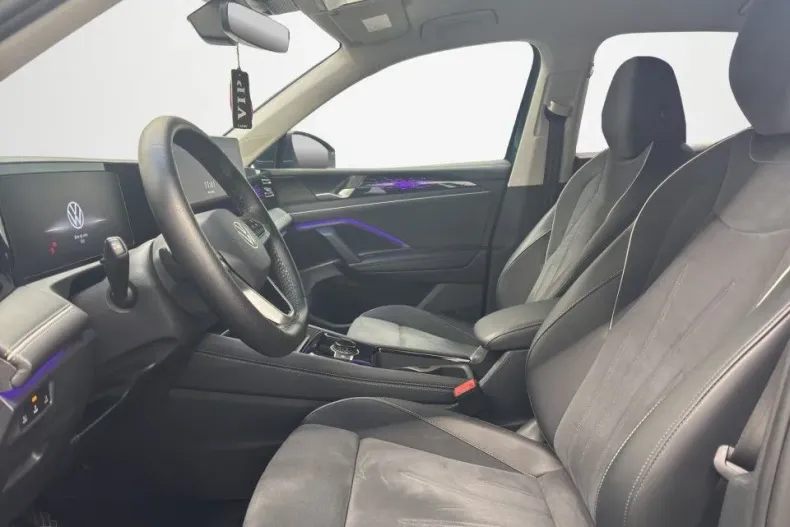 Volkswagen Tiguan din 2024 cu 40.464 km - oferta VOL104445 - foto 9