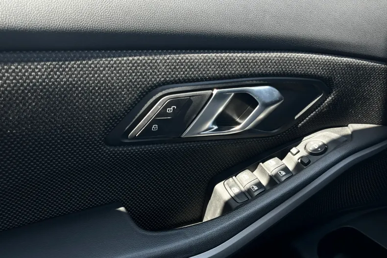 BMW Seria 3 din 2022 cu 21.771 km - oferta BMW104474 - foto 20