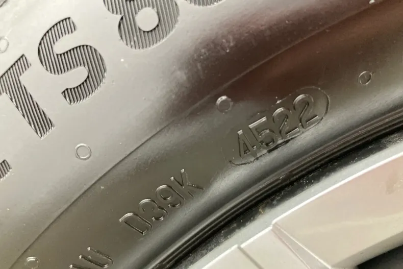 Volkswagen up! din 2022 cu 2.810 km - oferta VOL104486 - foto 12