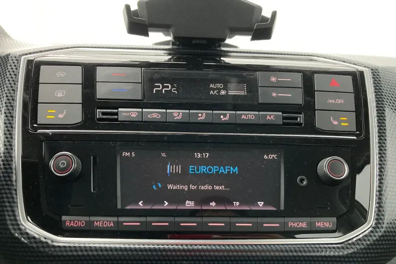 Volkswagen up! din 2022 cu 2.810 km - oferta VOL104486 - foto 20