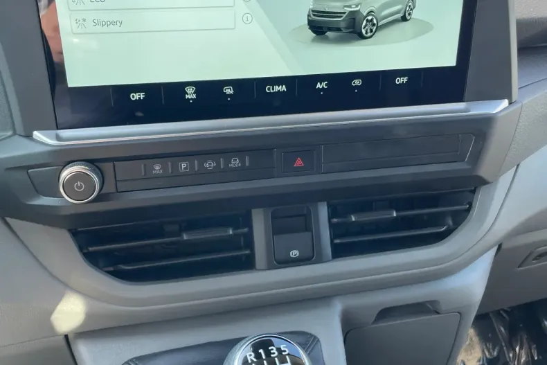 Volkswagen Transporter din 2025 cu 1 km - oferta VOL104514 - foto 16