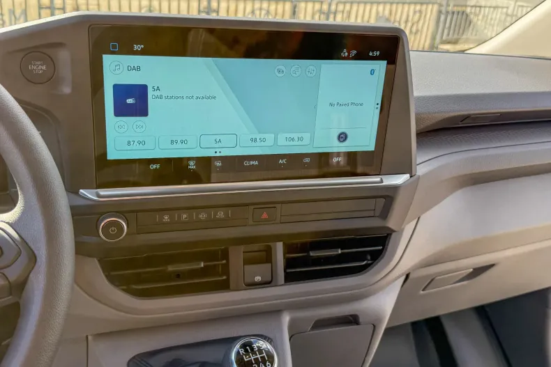 Volkswagen Transporter din 2025 cu 3 km - oferta VOL104539 - foto 18