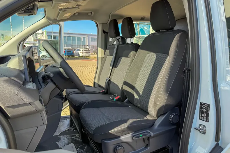 Volkswagen Transporter din 2025 cu 3 km - oferta VOL104539 - foto 19