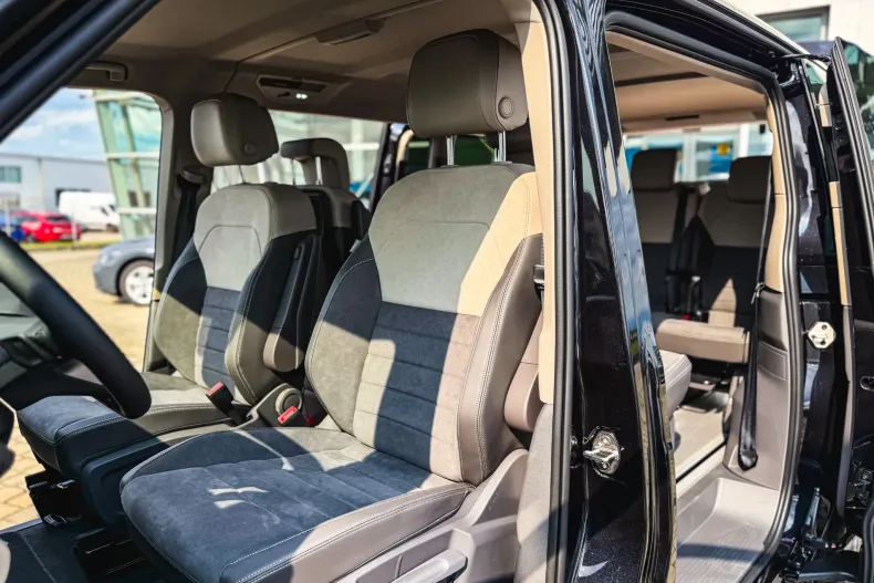 Volkswagen Multivan din 2025 cu 3 km - oferta VOL104540 - foto 9