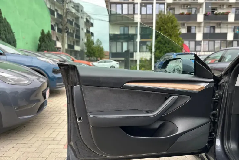 Tesla Model 3 din 2021 cu 28.123 km - oferta TES104550 - foto 29