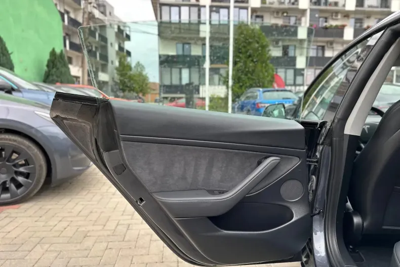 Tesla Model 3 din 2021 cu 28.123 km - oferta TES104550 - foto 33