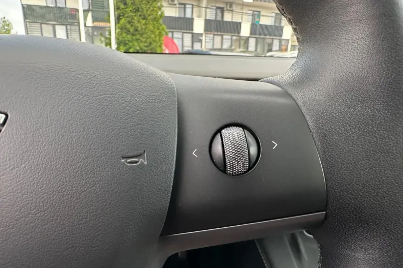 Tesla Model Y din 2021 cu 99.990 km - oferta TES104556 - foto 29