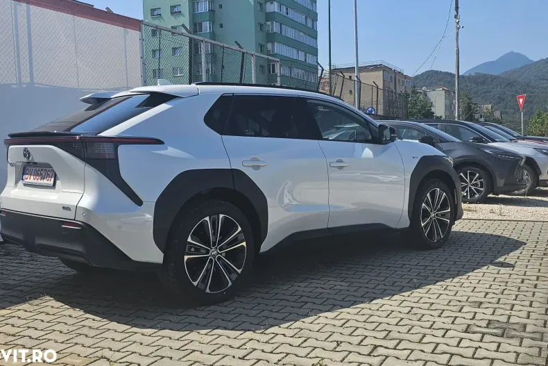 Toyota bZ4X din 2025 cu 2.800 km - oferta TOY104568 - foto 1