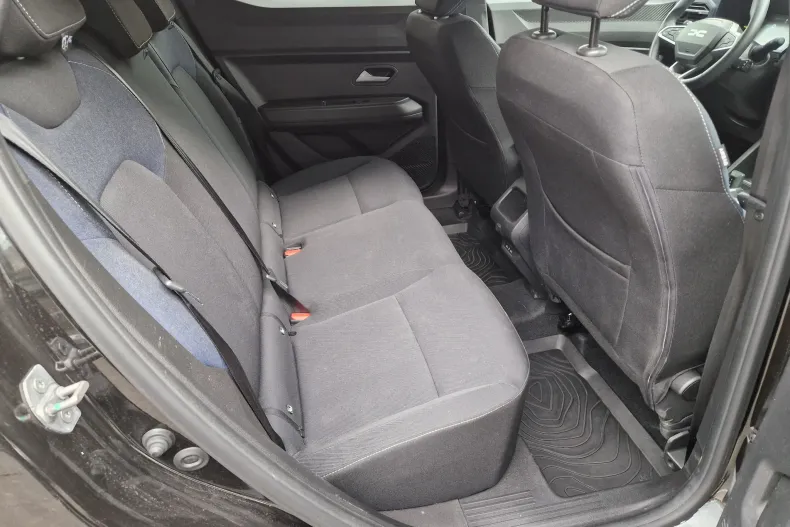 Dacia Duster din 2025 cu 4.595 km - oferta DAC104573 - foto 27