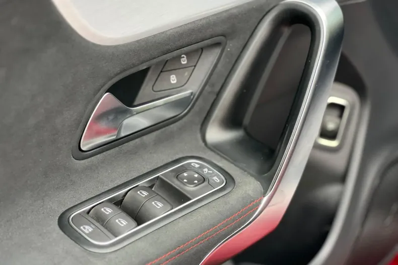 Mercedes-Benz CLA din 2024 cu 37.000 km - oferta MER104583 - foto 10