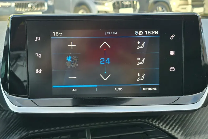 Peugeot 2008 din 2022 cu 41.852 km - oferta PEU104592 - foto 19