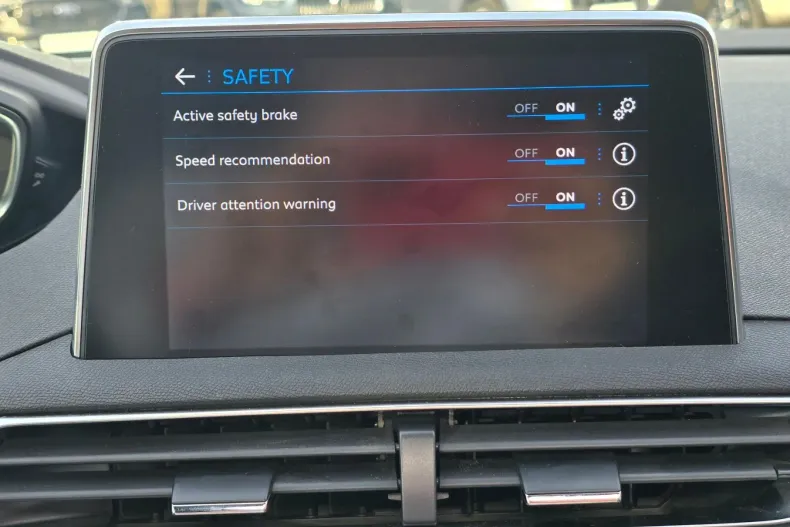 Peugeot 3008 din 2019 cu 79.462 km - oferta PEU104601 - foto 26