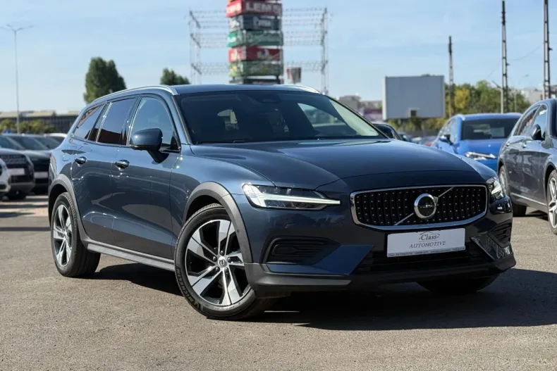 Volvo V60 din 2024 cu 41.091 km - oferta VOL104608 - foto 3