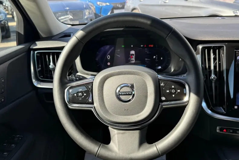 Volvo V60 din 2024 cu 41.091 km - oferta VOL104608 - foto 4